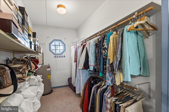 930 HICKORY HILL LN, York, PA 17402