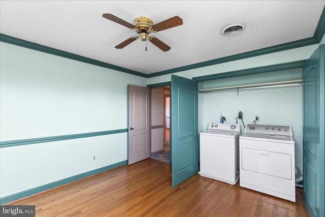 930 HICKORY HILL LN, York, PA 17402