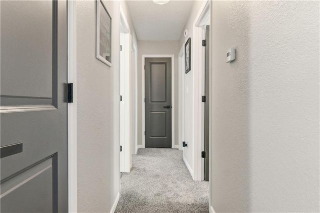 1610 SE Camelot Court, Oak Grove, MO 64075