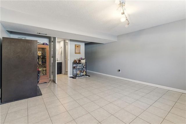 1610 SE Camelot Court, Oak Grove, MO 64075