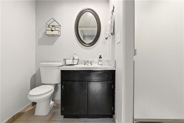 1610 SE Camelot Court, Oak Grove, MO 64075