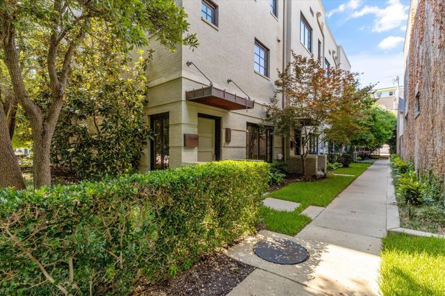 704 Arch Adams Lane, Fort Worth, TX 76107