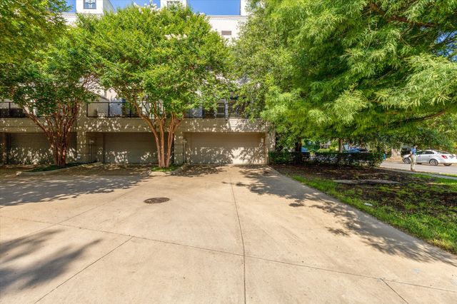 704 Arch Adams Lane, Fort Worth, TX 76107