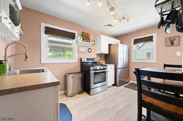 41 N Riverview Rd, Phillipsburg Town, NJ 08865