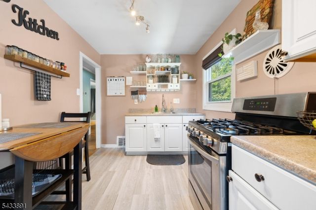41 N Riverview Rd, Phillipsburg Town, NJ 08865
