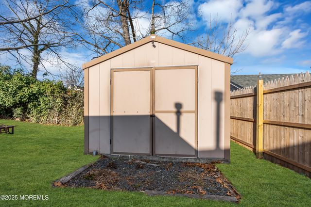 1632 Farragut Avenue, Toms River, NJ 08753