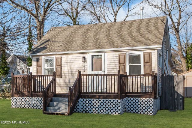 1632 Farragut Avenue, Toms River, NJ 08753