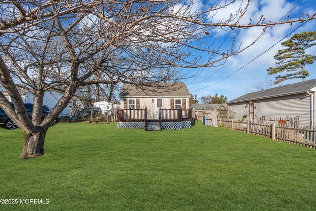 1632 Farragut Avenue, Toms River, NJ 08753