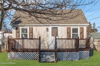 1632 Farragut Avenue, Toms River, NJ 08753