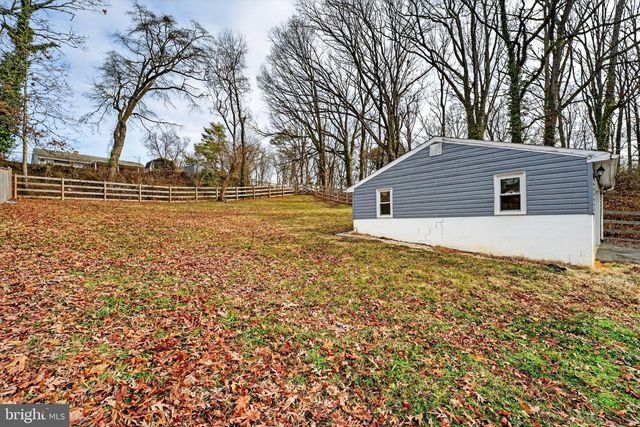 418 1ST AVE, Halethorpe, MD 21227