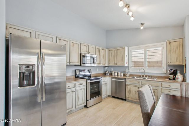 10521 W ROSS Avenue, Peoria, AZ 85382