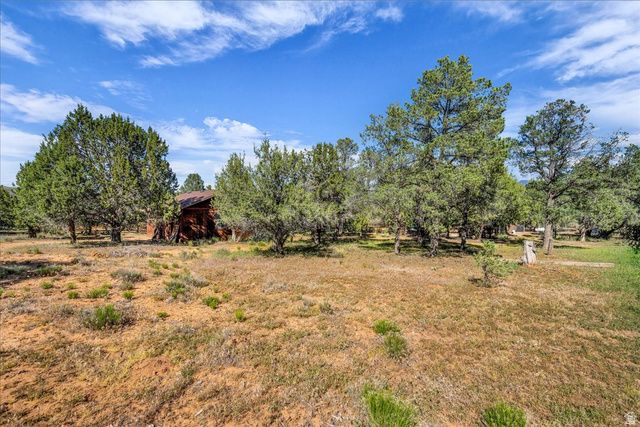 693 N PINION HILLS DR, Dammeron Valley, UT 84783
