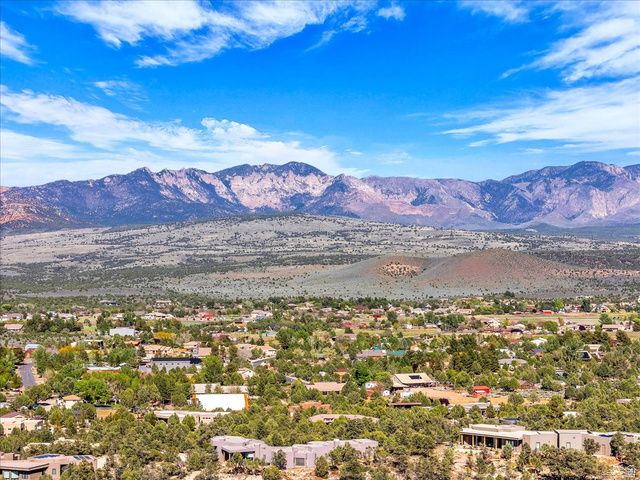 693 N PINION HILLS DR, Dammeron Valley, UT 84783
