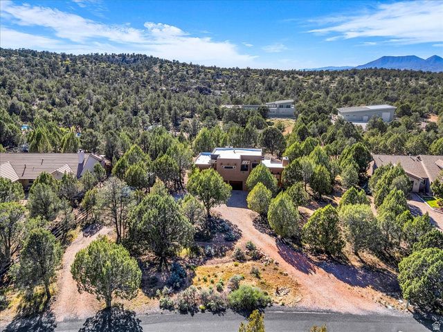 693 N PINION HILLS DR, Dammeron Valley, UT 84783