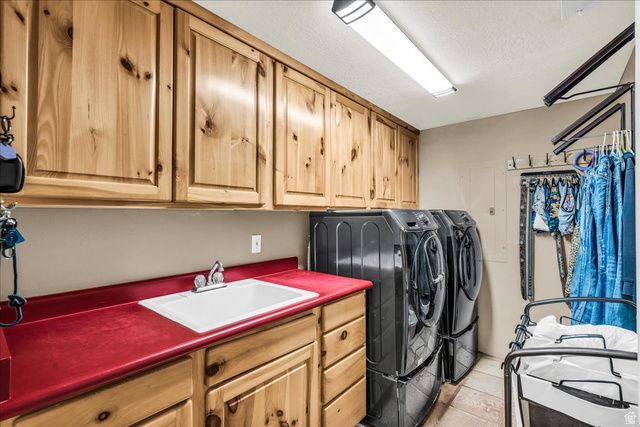 693 N PINION HILLS DR, Dammeron Valley, UT 84783