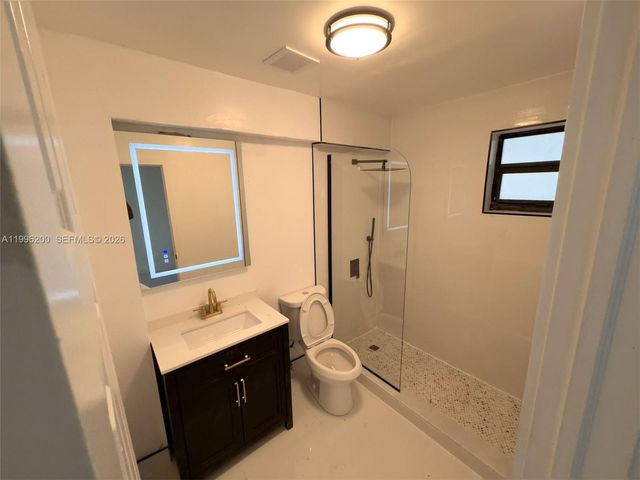 1261 NW 45th St, Miami, FL 33142