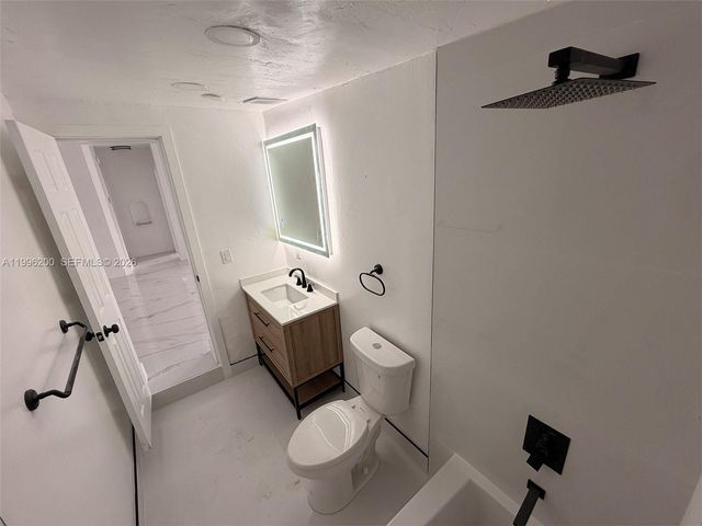 1261 NW 45th St, Miami, FL 33142