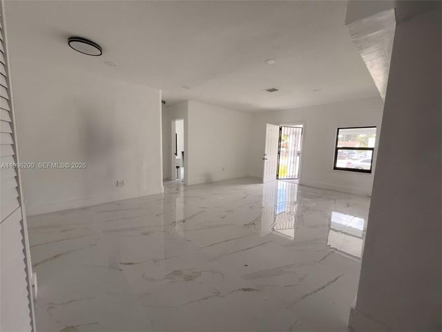 1261 NW 45th St, Miami, FL 33142