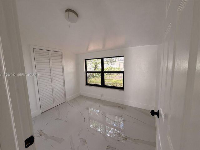 1261 NW 45th St, Miami, FL 33142