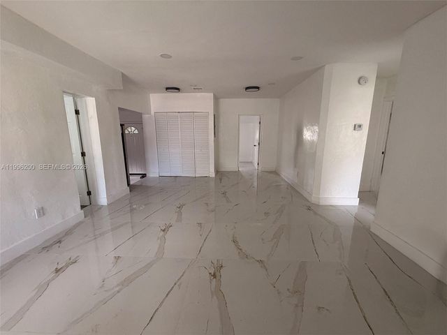 1261 NW 45th St, Miami, FL 33142