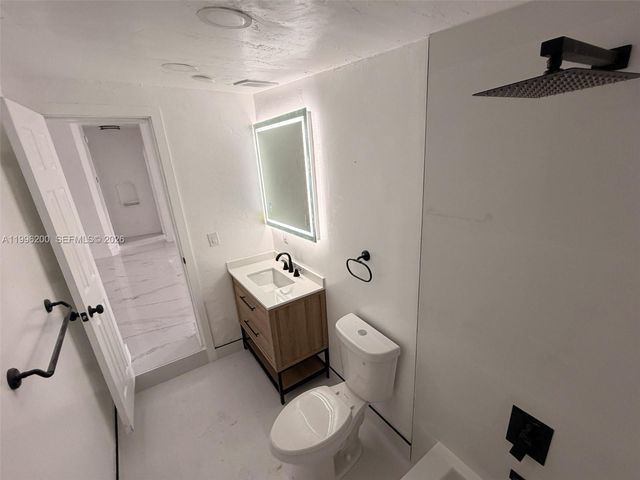 1261 NW 45th St, Miami, FL 33142