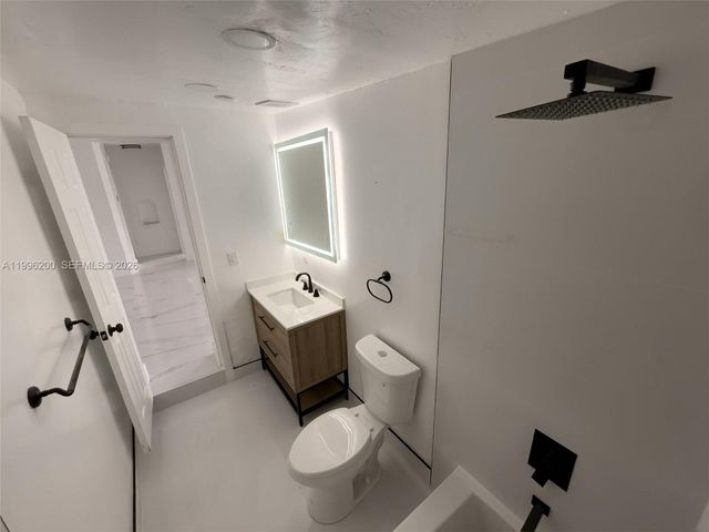 1261 NW 45th St, Miami, FL 33142