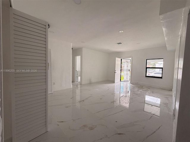 1261 NW 45th St, Miami, FL 33142