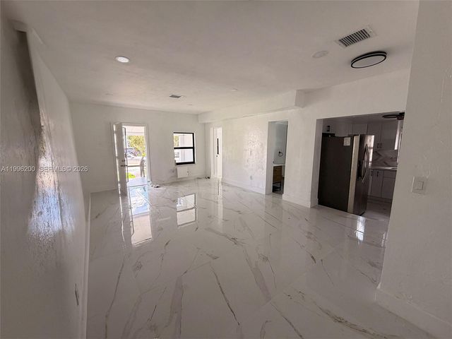 1261 NW 45th St, Miami, FL 33142