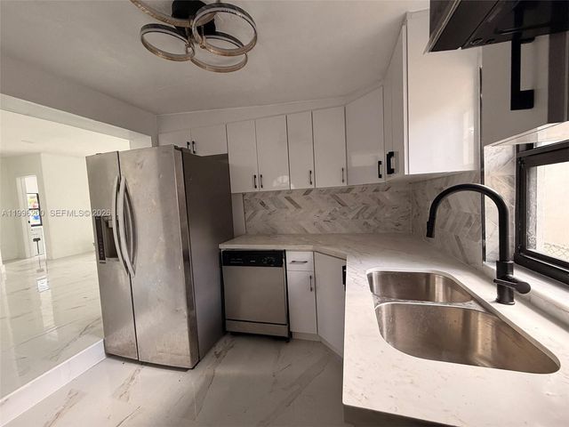 1261 NW 45th St, Miami, FL 33142