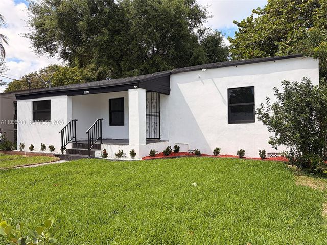 1261 NW 45th St, Miami, FL 33142