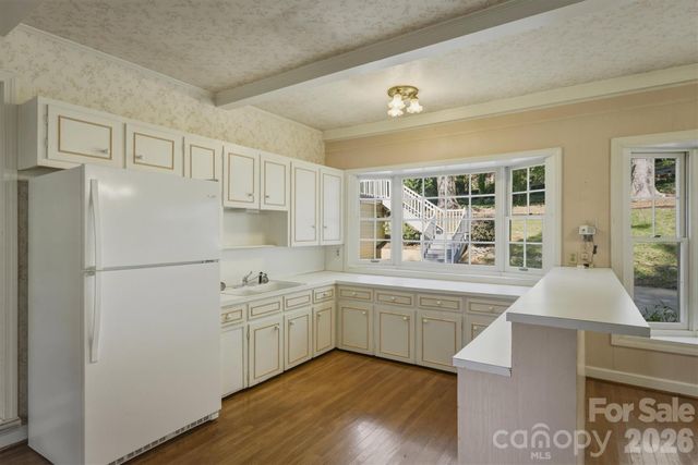 102 Woodland Drive, Morganton, NC 28655