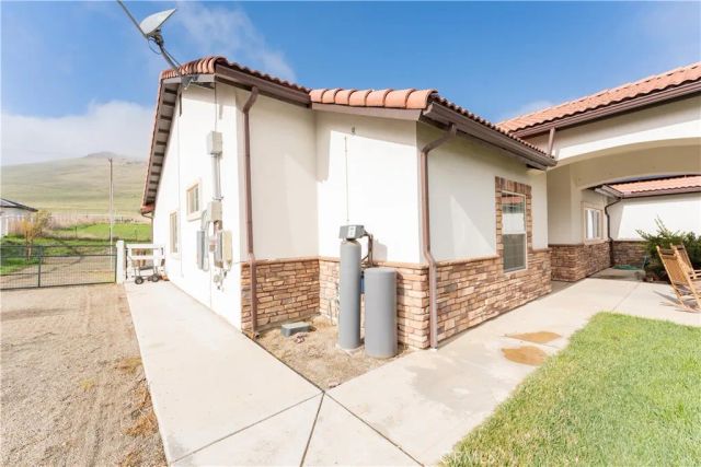 16605 Deer Creek Drive, Springville, CA 93265