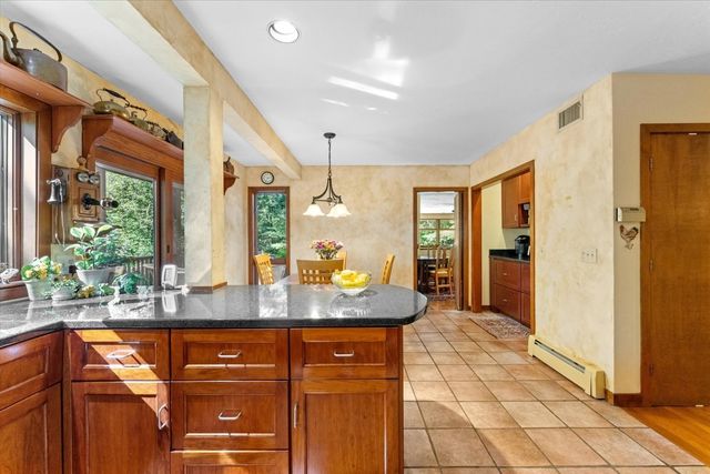 53 Green Ln, Sherborn, MA 01770