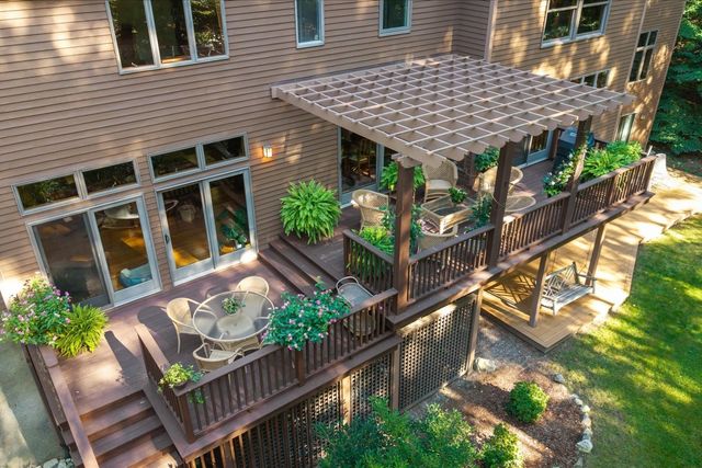 53 Green Ln, Sherborn, MA 01770