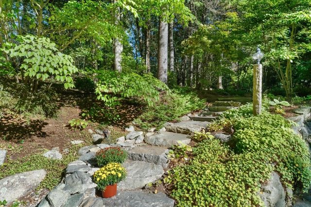 53 Green Ln, Sherborn, MA 01770