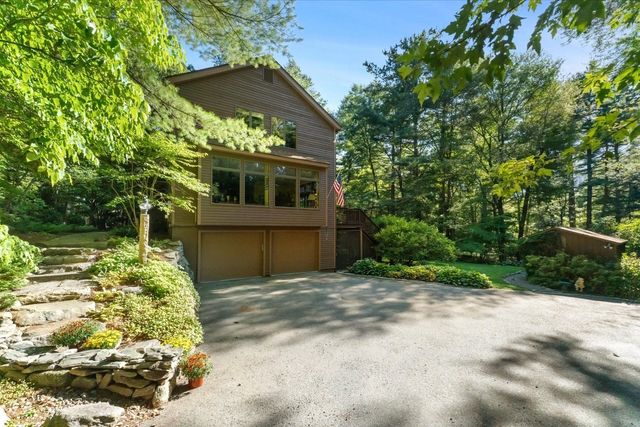 53 Green Ln, Sherborn, MA 01770