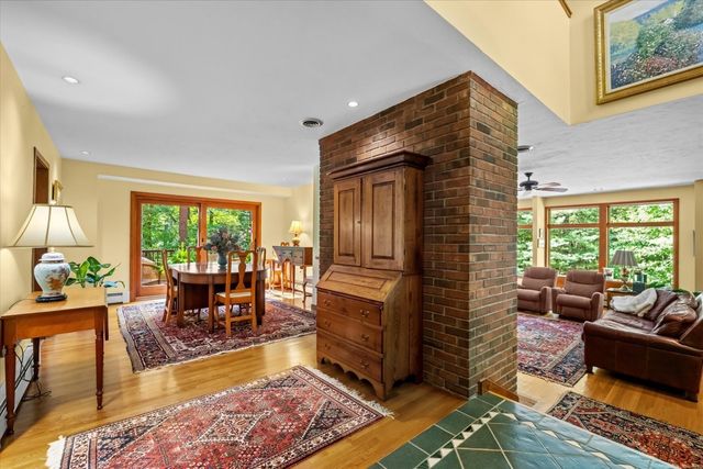 53 Green Ln, Sherborn, MA 01770