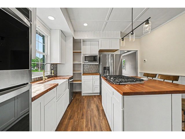 817 Garfield Ave, Loveland, CO 80537
