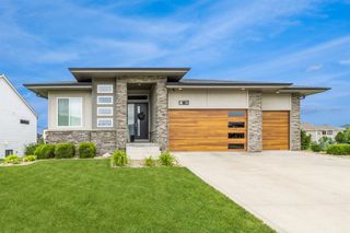 905 NE Badger Lane, Waukee, IA 50263