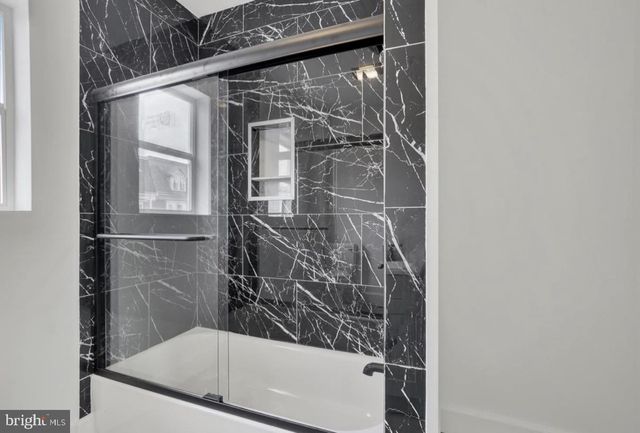 1151 E KING ST, York, PA 17403