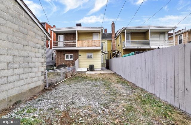 1151 E KING ST, York, PA 17403