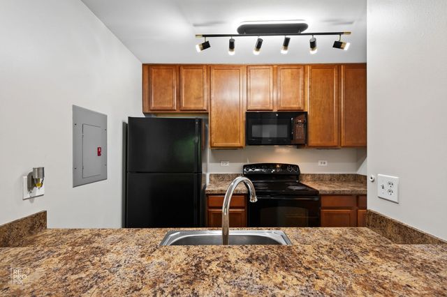 104 Glengarry Drive 208, Bloomingdale, IL 60108