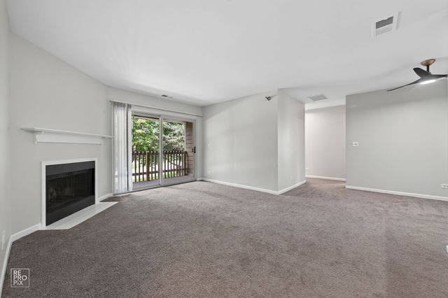 104 Glengarry Drive 208, Bloomingdale, IL 60108