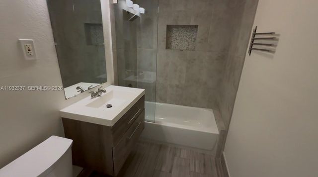 801 NE 17th St, Fort Lauderdale, FL 33305