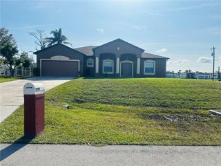 2016 SW 3rd TER, Cape Coral, FL 33991