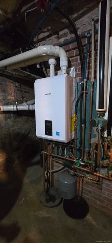 28 Perkins Avenue, Norwich, CT 06360