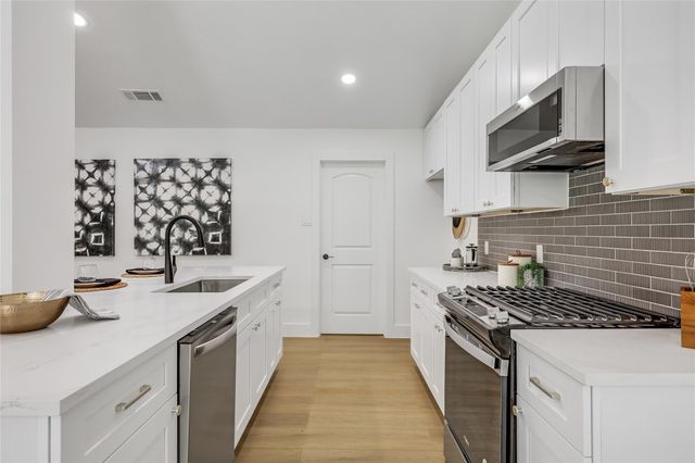 12208 Double Tree LN, Austin, TX 78750