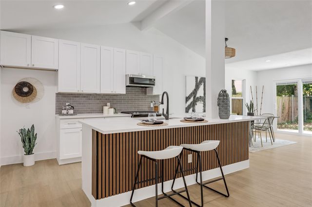12208 Double Tree LN, Austin, TX 78750