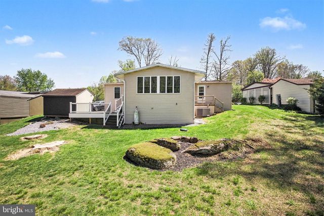220 MAPLE AVE, Manheim, PA 17545