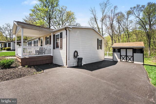 220 MAPLE AVE, Manheim, PA 17545